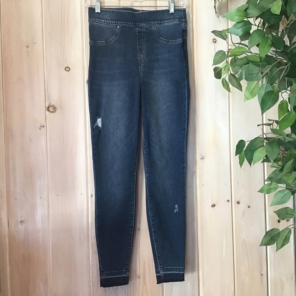 Spanx Slimming Ankle length skinny jeans - Picture 8 of 10